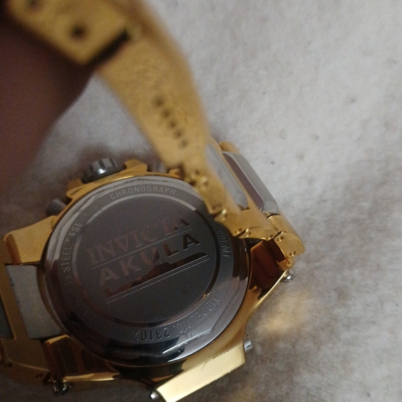 Invicta Akula 52mm Gold/Silver Two-tone SS Bracelet Chrono Multi-Function - Picture 13 of 13
